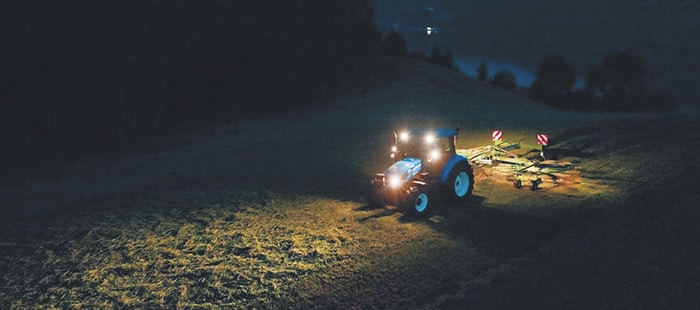 как сделать свет на тракторе
